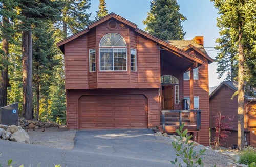 Ridgewood House | Lakeview Grandeur | Luxury With Lake Views