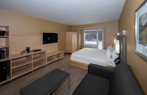 Hecla Island Hotel | Lakeview Hecla Resort