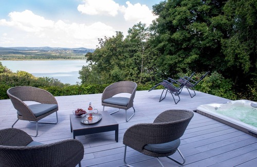 Tihany House | Lakeview Home in Tihany with Hot Tub