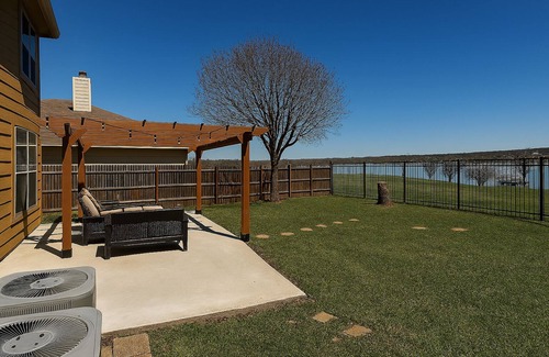 Grand Prairie House | Lakeview Home in Grand Prairie