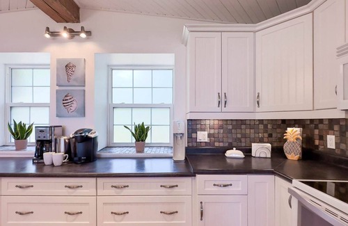 Bluewater Cottage | Lakeview Hot Tub! - Bedrock Beach House - Private Lake Access