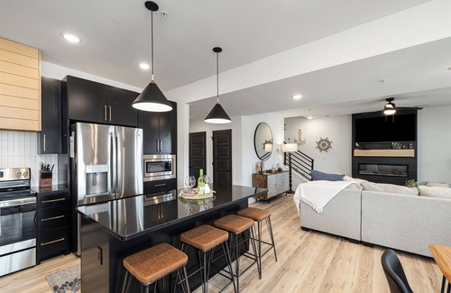 Hollister House | Lakeview, Hot Tub, Indoor/Outdoor Pool, Arcade, Pet Friendly, Sleeps 14