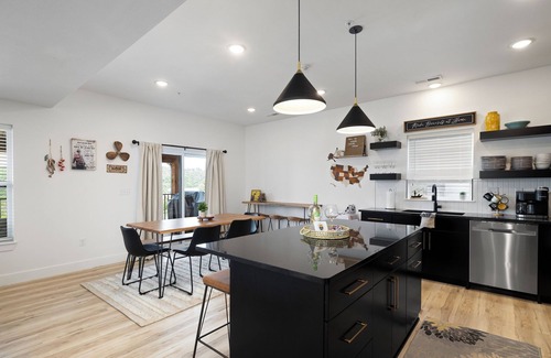 Hollister House | Lakeview, Hot Tub, Indoor/Outdoor Pool, Arcade, Pet Friendly, Sleeps 14