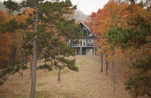 Mena Cabin | Lakeview | Hot Tub | Kayak/Fish | ATV Trails