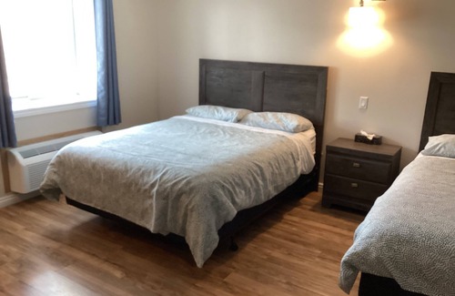 Algoma District Hotel | Lakeview Hotel