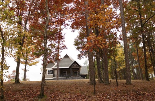 Mena Cabin | LakeView | HotTub | Kayak/Fish | Arcade | AtvTrls