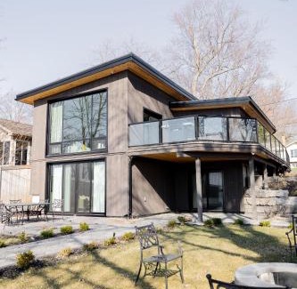 Bridgenorth House | Lakeview House by Leavetown Vacations