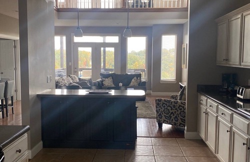 Nancy House | Lakeview House on Lake Cumberland @ Lees Ford Marina