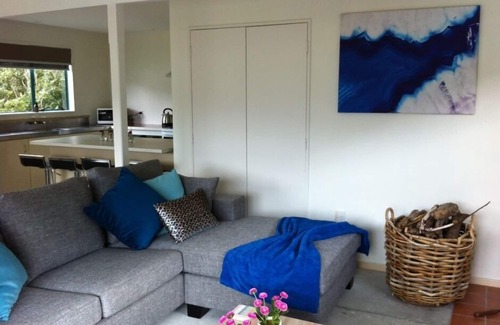 Kingston House | Lakeview in Kingston
