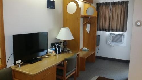 Algoma District Hotel | Lakeview Inn