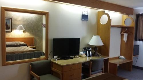 Algoma District Hotel | Lakeview Inn