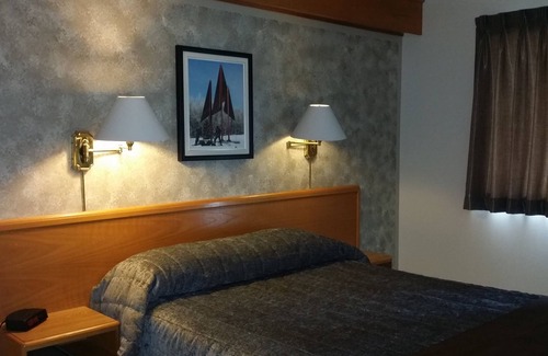 Algoma District Hotel | Lakeview Inn