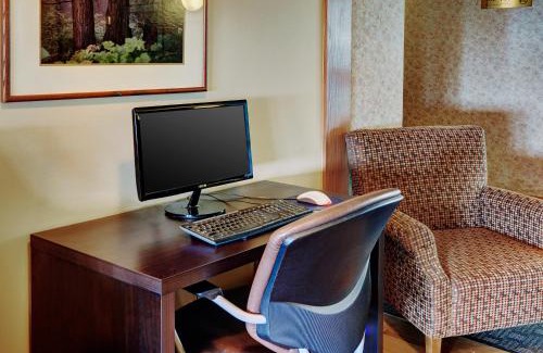 Brandon Hotel | Lakeview Inns & Suites - Brandon