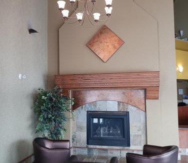 Hinton Hotel | Lakeview Inns & Suites - Hinton