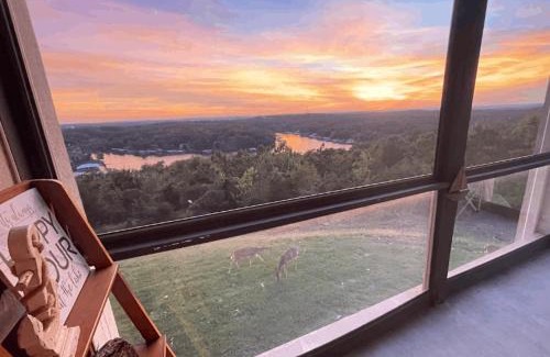 Lake Ozark House | Lakeview Lake Ozark Condo 2bd2bapool-sleeps 7pp