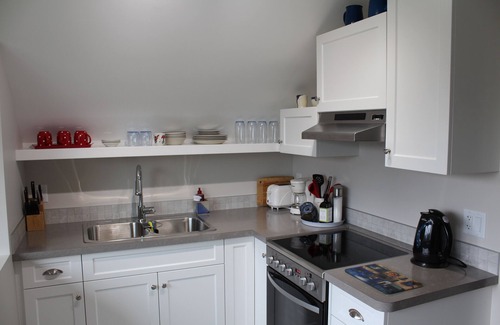 Sorrento House | Lakeview Landing - Private Queen Suite with all amenities - Shuswap Lake