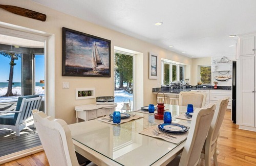 Sister Bay Apartment | Lakeview Lodge - Lake Michigan