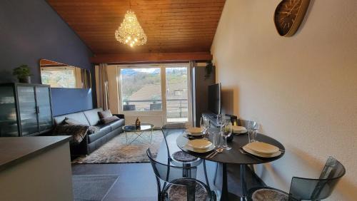 Faulensee Apartment | Lakeview Loft*Lake/Ferry access* Central