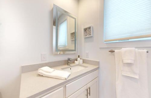 Traverse City Apartment | Lakeview Loft TC