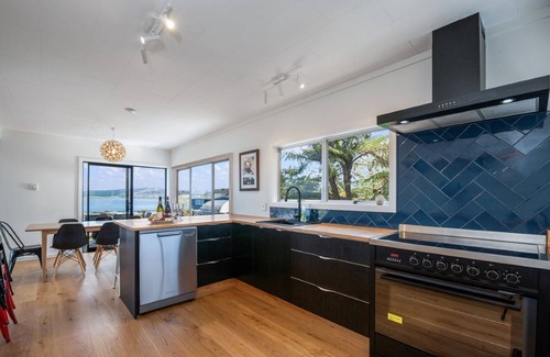 Hilltop House | Lakeview Lookout Taupo Central