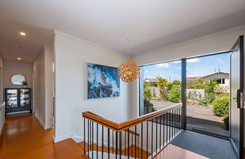 Hilltop House | Lakeview Lookout Taupo Central