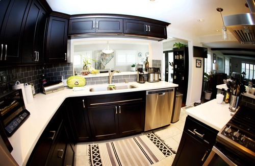 Lakewood House | Lakeview Luxury, Lakewood 4 bdrm 2 full 2 1/2 bath. Certificate # 2236