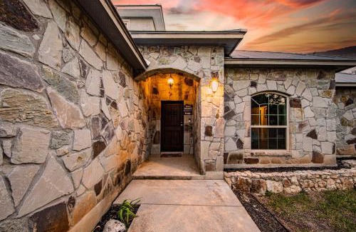Canyon Lake House | Lakeview Luxury