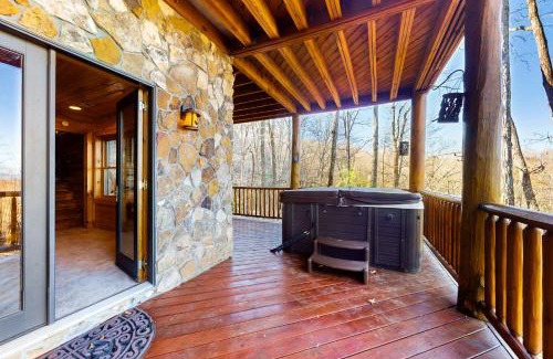 Ridges Over the Lake House | Lakeview Manor