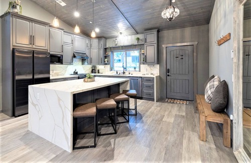 Boulder Bay House | ✦ Lakeview ✦ Modern ✦ BBQ ✦ Hot Tub ✦ Cabin @ The Big Bear Lake