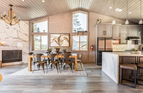 Boulder Bay House | ✦ Lakeview ✦ Modern ✦ BBQ ✦ Hot Tub ✦ Cabin @ The Big Bear Lake