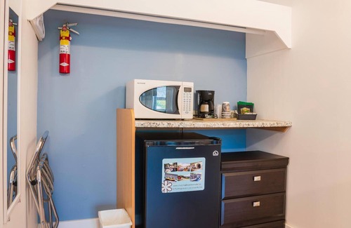 Christina Lake Hotel | Lakeview Motel