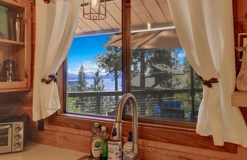 Lincoln Park House | Lakeview Mountain Escape | Hot Tub-Deck-Sleeps 10