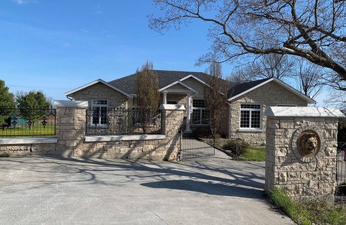 Colborne House | LAKEVIEW OF LAKE ONTARIO nnn