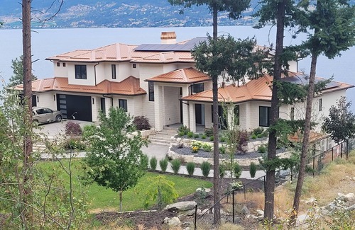 Central Okanagan Villa | Lakeview Paradise Tranquil getaway in Kelowna to relax at our 2 bedroom suite.