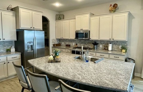 Hockley House | Lakeview Peaceful Retreat