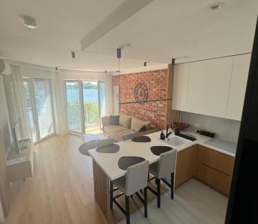 Elk Apartment | LakeView