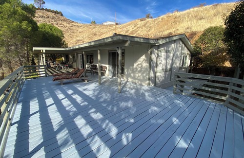 Wofford Heights House | Lakeview Retreat: A Spacious Dog-Friendly Escape with Breathtaking Views