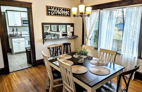 Chardon House | Lakeview Retreat Destination