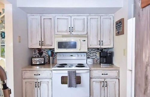 Lake Harmony Condo | "Lakeview Retreat" Lake & Pool Steps Away! 10min to Raceway, Golf, & Waterpark