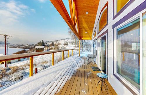 Manson House | Lakeview Retreat