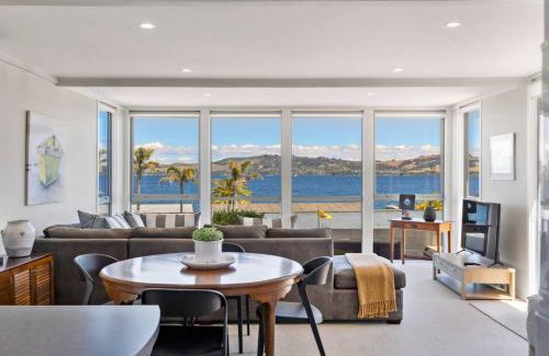 Waipahihi House | Lakeview Retreat With Private Geothermal Pool