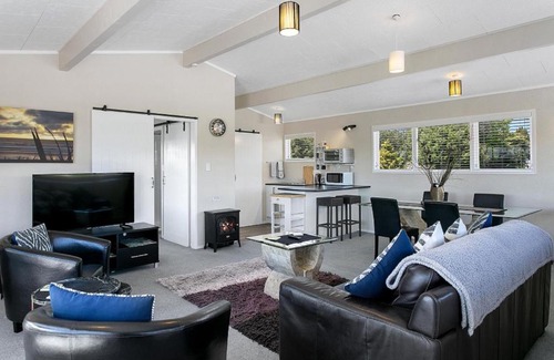 Richmond Heights Apartment | Lakeview's On Richmond
