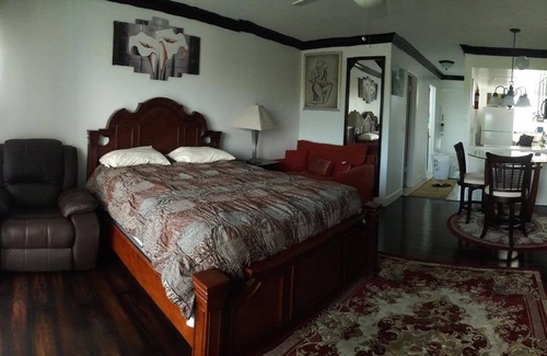 Downtown Condo | LAKEVIEW STUDIO ON GOLF COURSE