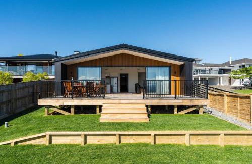 Hilltop House | Lakeview Terrace - Taupo Holiday Home