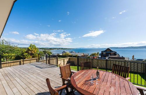 Hilltop House | Lakeview Terrace - Taupo Holiday Home