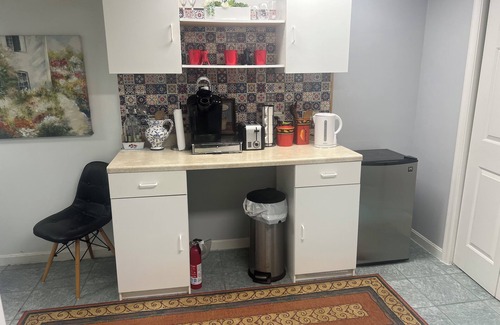 Burke Apartment | Lakeview - Tranquille and private suite Located 20 minutes from D.C