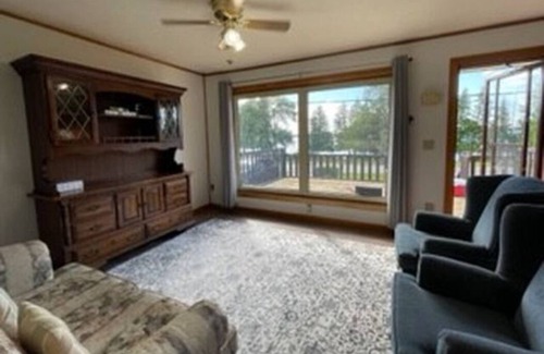 Lindsay House | Lakeview Vacation Home With Best Sunsets