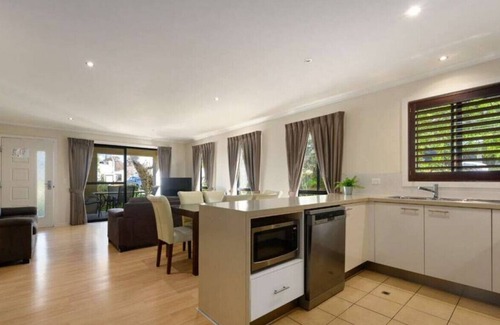Lake Hume Village Condo | Lakeview Villa 2 bedrooms