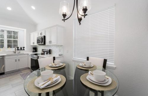 Silver Creek House | Lakeview Villa G