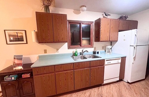 Au Gres Cabin | Lakeview & Wildlife in Au Gres